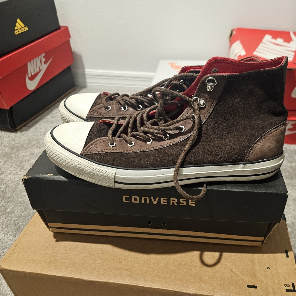 Converse - Picture 2 of 7